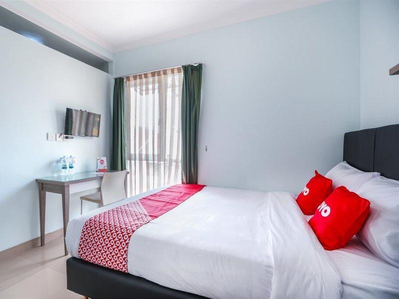 Oyo 1551 Studento Guest House Tangerang Exterior foto