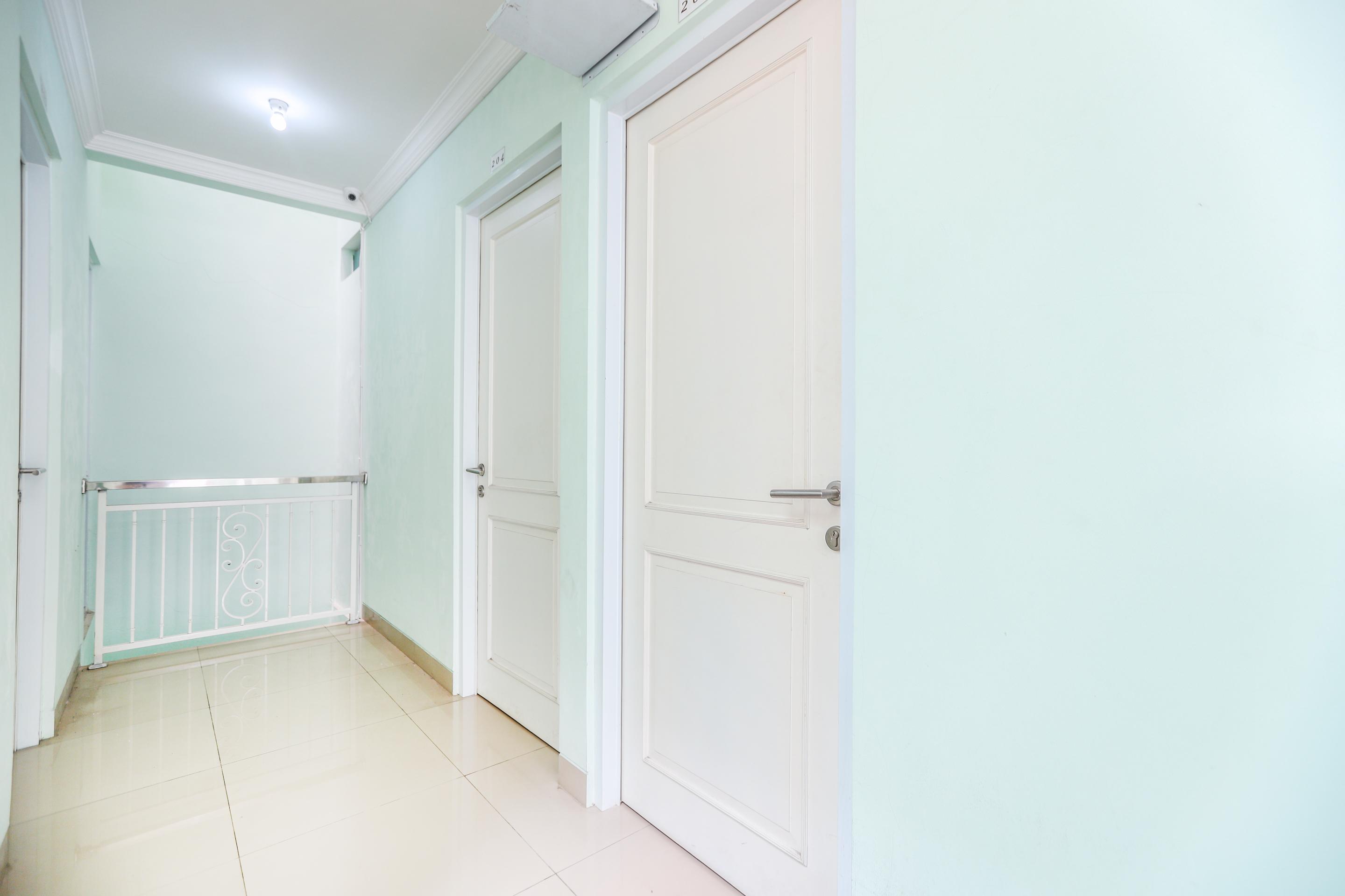 Oyo 1551 Studento Guest House Tangerang Exterior foto