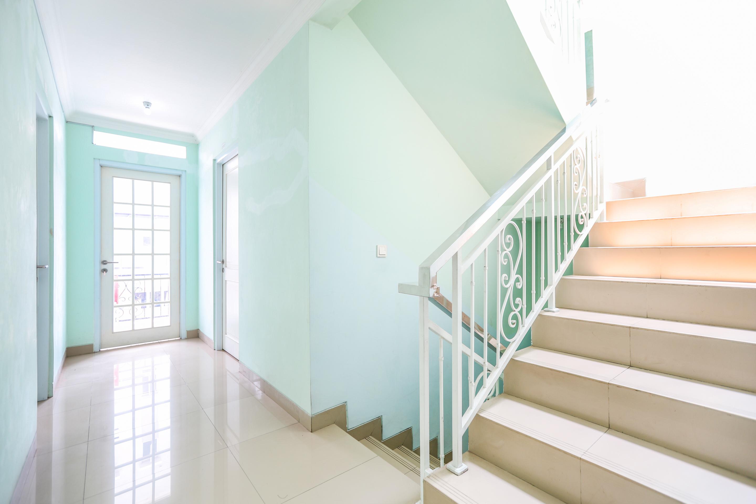 Oyo 1551 Studento Guest House Tangerang Exterior foto