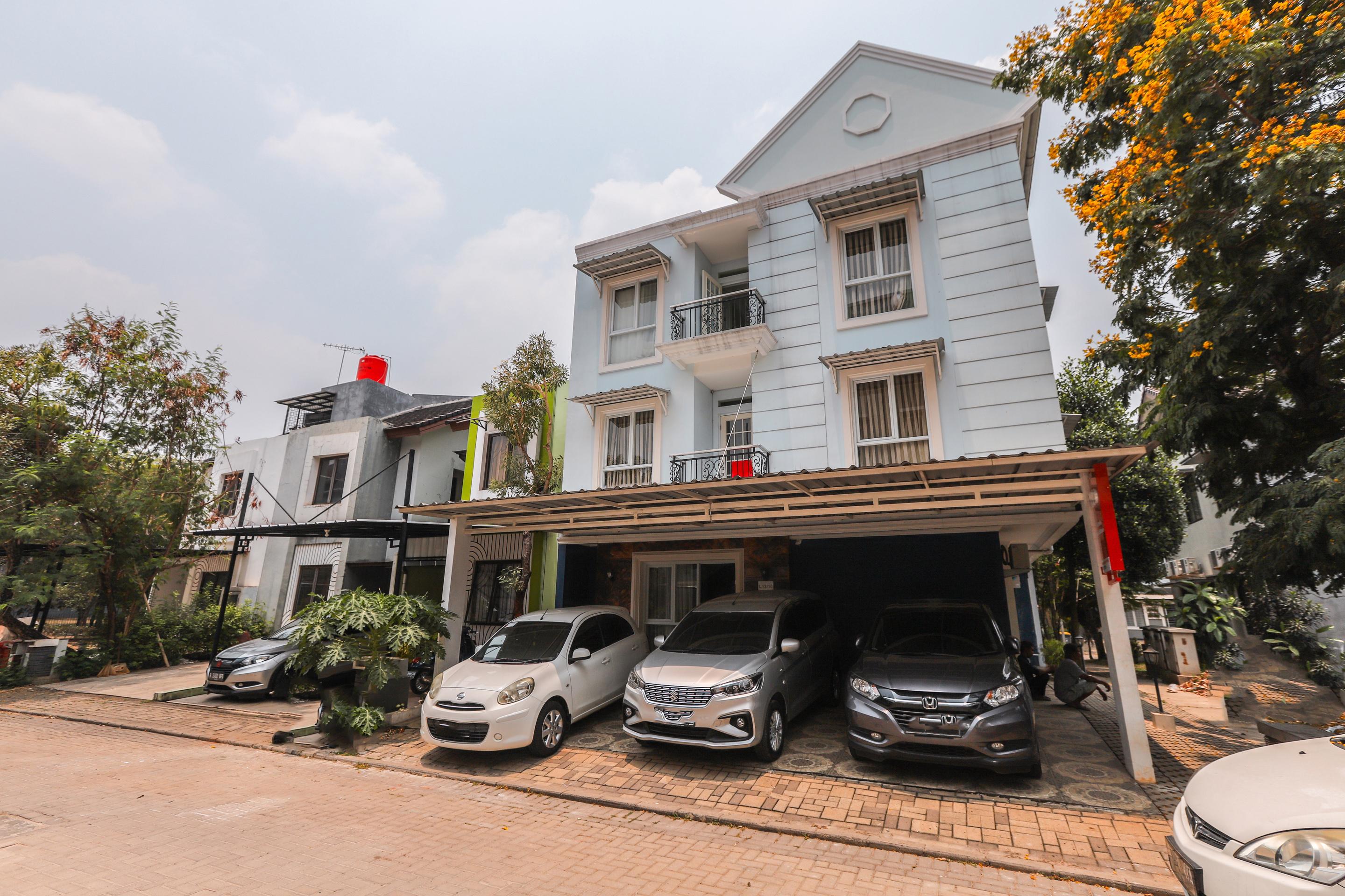 Oyo 1551 Studento Guest House Tangerang Exterior foto