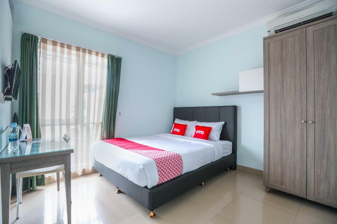 Oyo 1551 Studento Guest House Tangerang Exterior foto