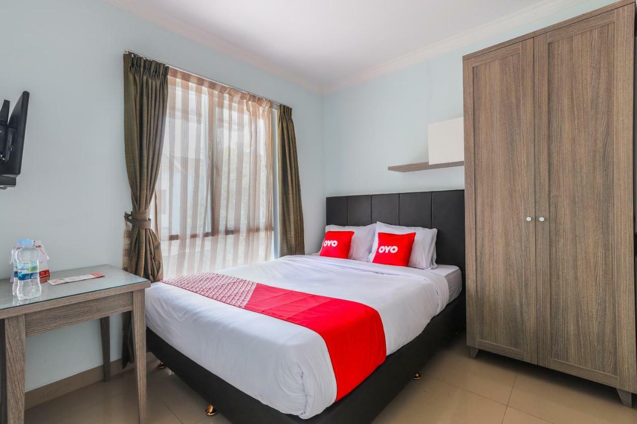 Oyo 1551 Studento Guest House Tangerang Exterior foto